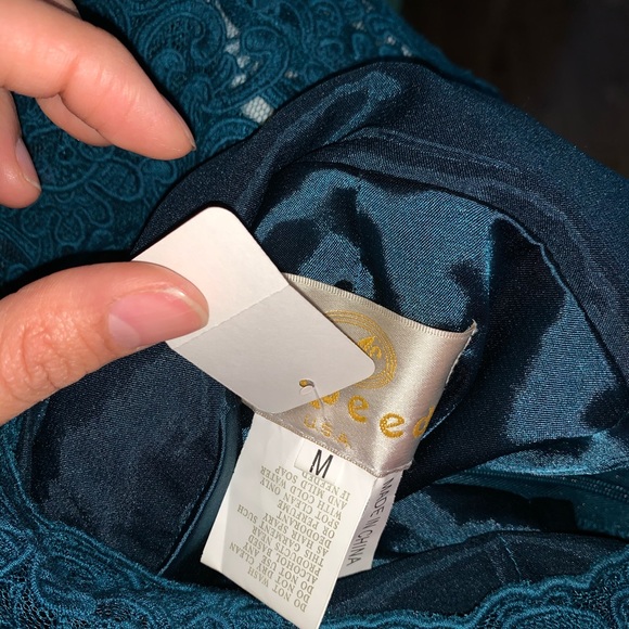 BNWT: Medium formal dress - Picture 5 of 9